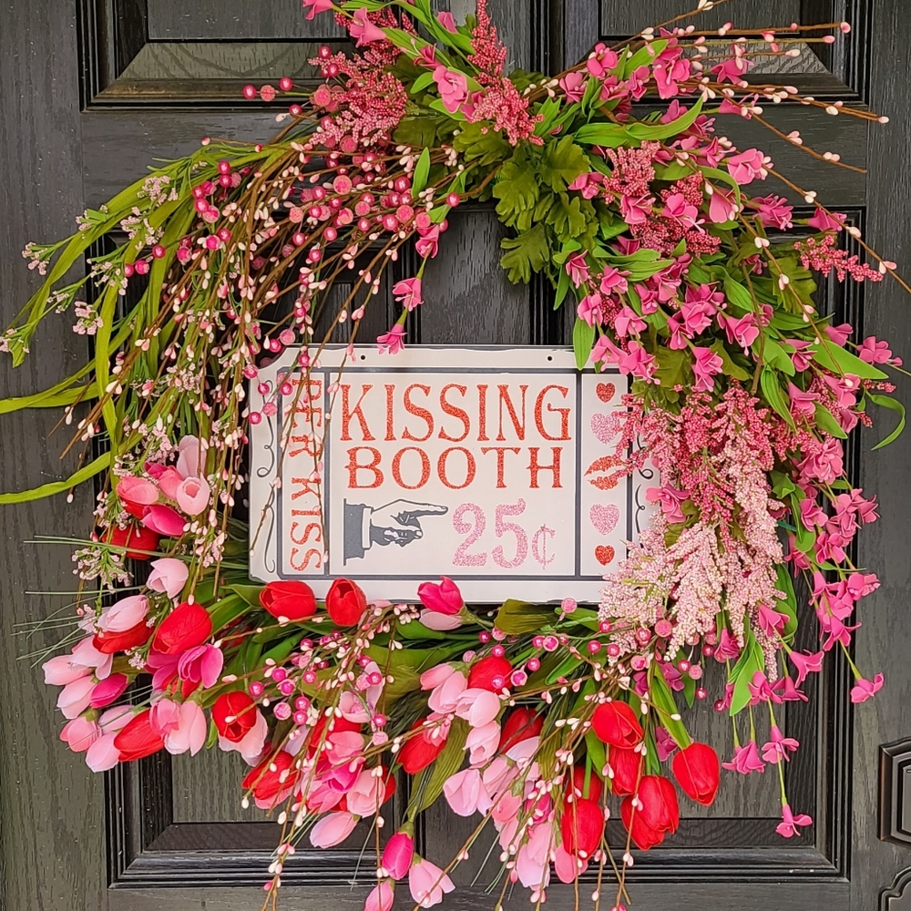 Valentine Kissing Booth Wreath